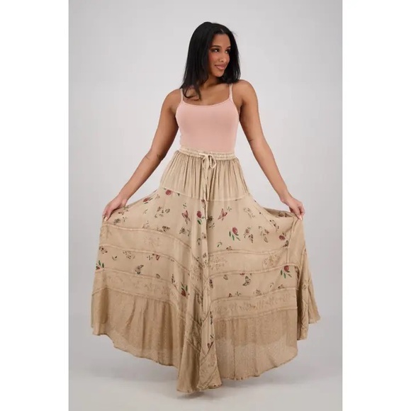Dresses & Skirts - Nwt Embroidered Beige floral panel‎ Maxi Skirt
